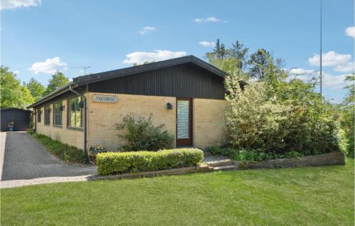 Amazing Home In Dronningmølle With Wifiにある庭