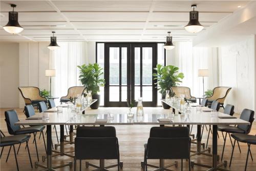 Kimpton Hotel Fontenot, an IHG Hotel Image
