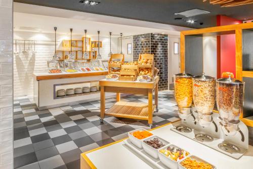 Holiday Inn Amsterdam - Arena Towers by IHG Image