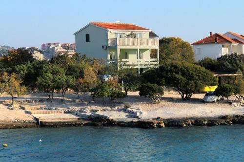 Apartments by the sea Rogoznica - 4805