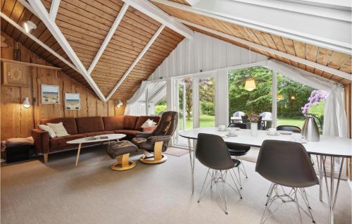 Et opholdsområde på Holiday Home Mosevænget Hemmet I