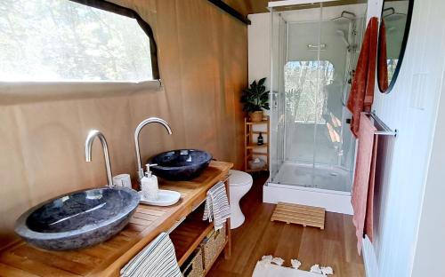 Koupelna v ubytování Moogie Glamp