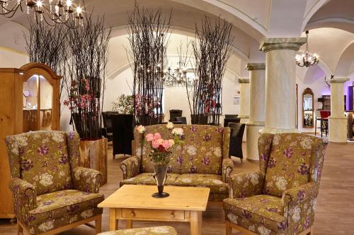 Posezení v ubytování Hotel Sauerlacher Post
