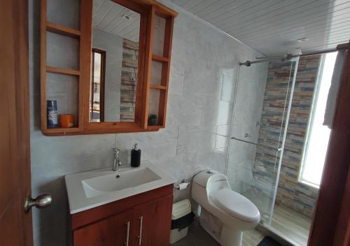 Finca La Piedra tesisinde bir banyo