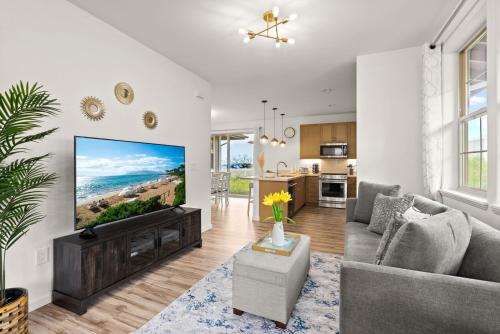 TV a/nebo společenská místnost v ubytování #ML Ocean view, Golf, Gazebo and BBQ, we have all!