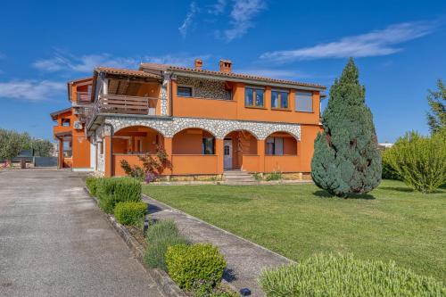 Apartments Danka with Shared Pool