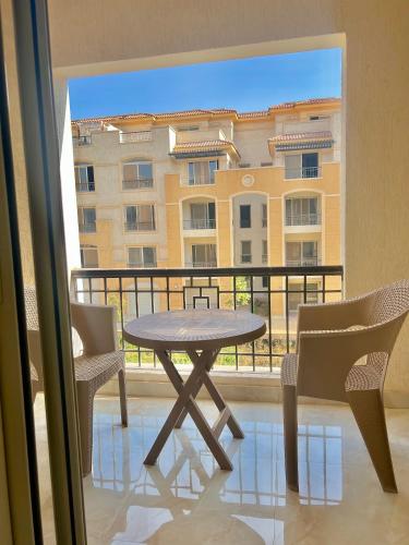 Un balcón o terraza de Ultra Luxury 3BR with Pools ,Sports ,Dining in Gated compound, Close to all sites