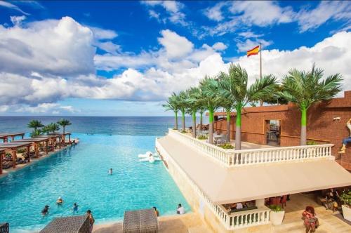 VILLA BEACH HAPPY