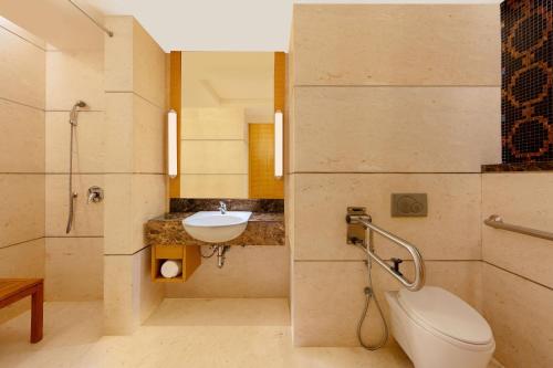 Koupelna v ubytování The Westin Chennai Velachery