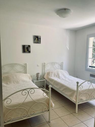 Ένα ή περισσότερα κρεβάτια σε δωμάτιο στο A Torra