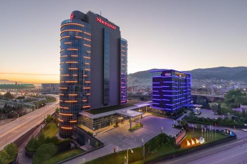 Nespecifikovaný výhled na hory nebo výhled na hory při pohledu z hotelu