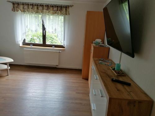 Ferienwohnung Maxにあるテレビまたはエンターテインメントセンター