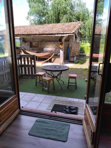 Photo de la galerie de l'établissement Studio** Clé des Champs au pied du Vercors, à Saint-Laurent-en-Royans