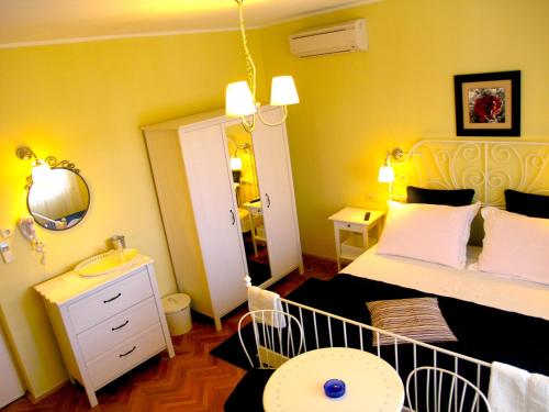 Gallery image of House Rozi in Rab