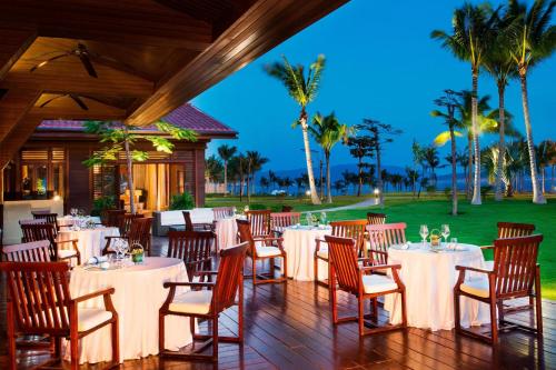 Restoran atau tempat lain untuk makan di The St. Regis Sanya Yalong Bay Resort