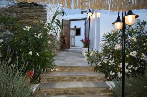 Gallery image of Ursa Major Suites in Tinos Town