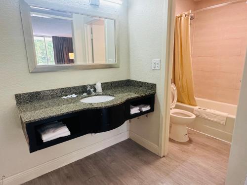 Rodeway Inn – Photos 3