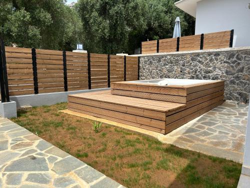 Κήπος έξω από το Ipsia Apartments 