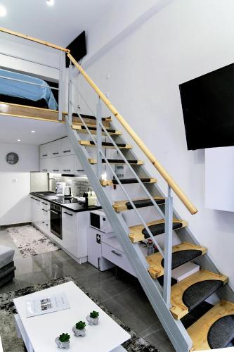 Dimosthenis_Loft1