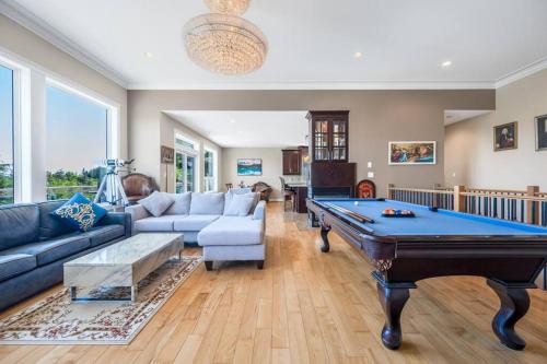 Upstairs Suite in Nanaimo Spacious 3-Bed Hideaway