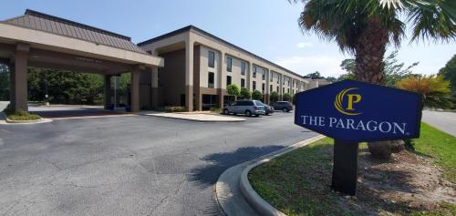 a parking sign in front of a parking garage at THE PARAGON of Golden Isles in Brunswick