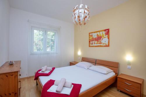 Apartments by the sea Rogoznica - 10268