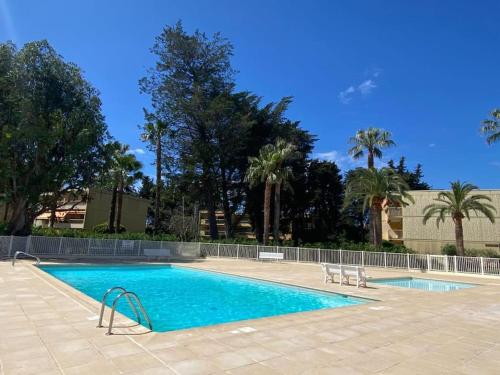 Foto Hello Côte D'Azur - 2 bedroom apartment with balcony close to the sea 1