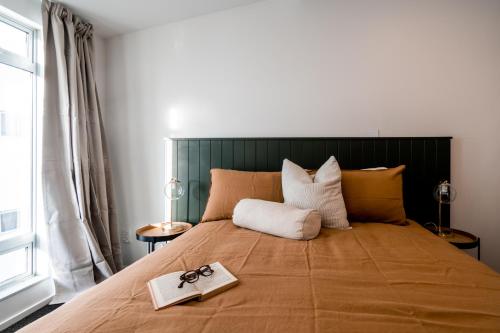 Letto o letti in una camera di The Cobbler Hotel