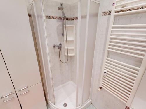 Agréable 2P moderne en centre-ville proche mer avec balcon