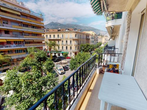 Agréable 2P moderne en centre-ville proche mer avec balcon
