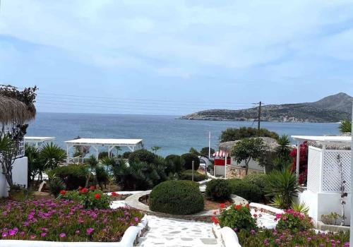 Gallery image of Blue Dolphin Antiparos Villas and Suites in Agios Georgios