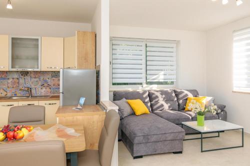 APARTMAN IVONA NA 1. KATU
