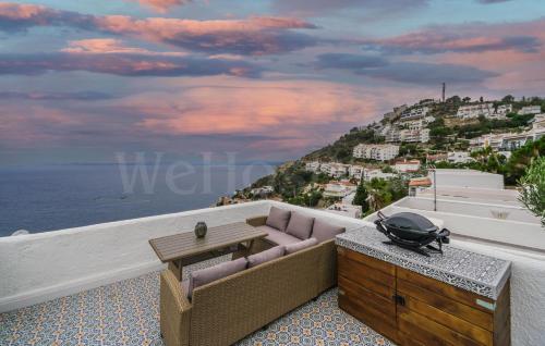 Magnifique Maison Vue Mer, ROS01 by Welhomy