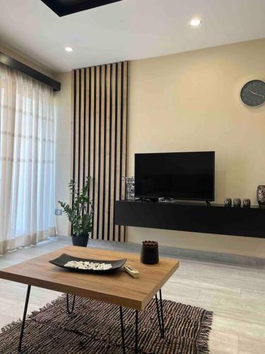 Tirana Apt near Lake & Blloku Area