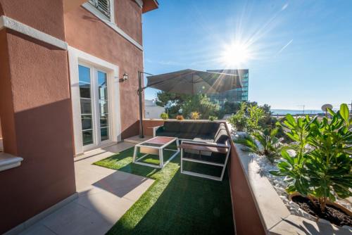 Luxury Apartment Equanimity