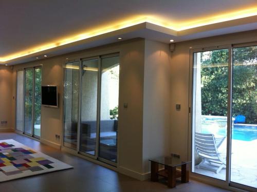 Photo de la galerie de l'établissement Villa contemporaine avec piscine, à Marseille