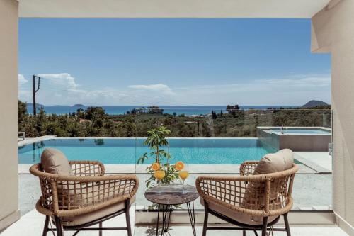 Villa Roselia - Luxury Escape with Magnificent Views, by ZanteWize