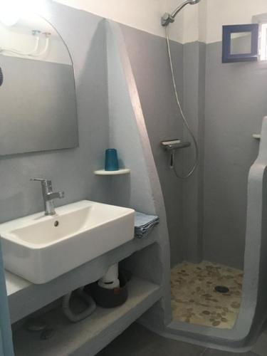 Et badeværelse på Studio Naxos Orkos plage