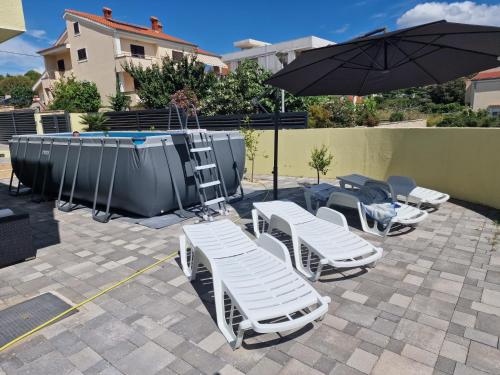 Yellow Cube Holiday Apartments