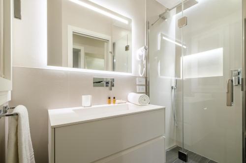 Golden Suite by Studio Vita photo 28