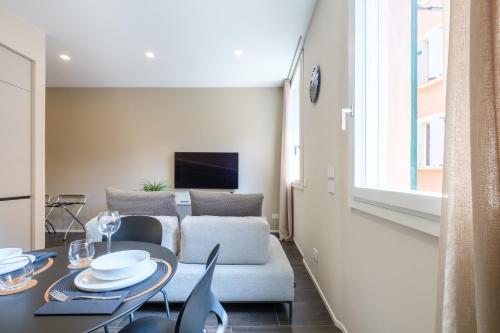 Golden Suite by Studio Vita photo 10