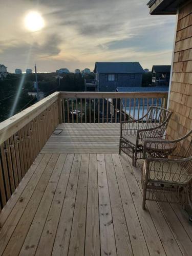 Μπαλκόνι ή βεράντα στο The Lost Loggerhead- OBX Ocean view Beach House
