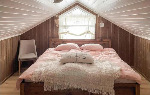 Postel nebo postele na pokoji v ubytování 4 Bedroom Gorgeous Home In Hnefoss