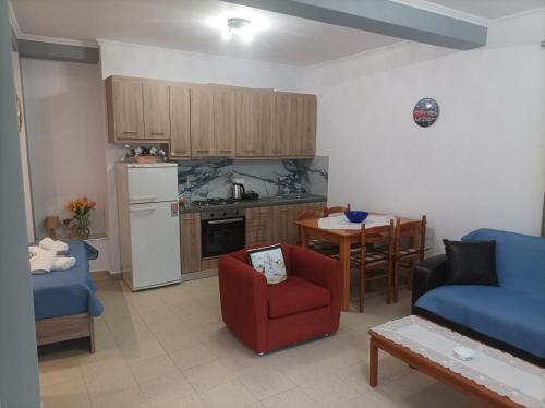 Kuchyň nebo kuchyňský kout v ubytování GEORGECHRISTI HOUSE