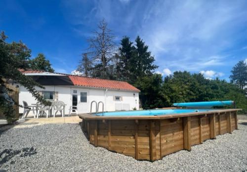 Imagen de la galería de Le Douillet - The Snug-Couples Retreat, en Exideuil
