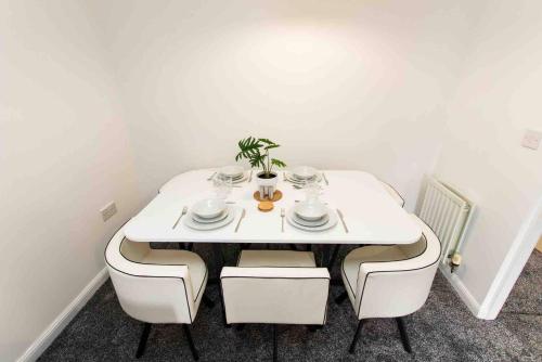 #Cloudstays Birmingham - City Getaway Luxury Townhouse Free Parking 2 Lakes photo 26