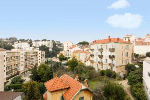 Bright and elegant renovated two rooms - Near Suquet