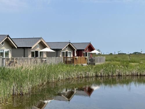 Low Lake Lodge