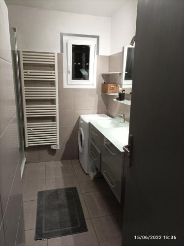 Photo de la galerie de l'établissement Maison de vacances, proche de la plage, à Fréjus