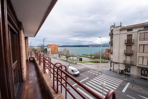 Fotografia z galérie ubytovania A 10 mn de playas, avenida principal de Santander v destinácii Santander